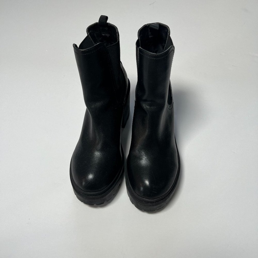 Urban Outfitters Chloe Chelsea Boots